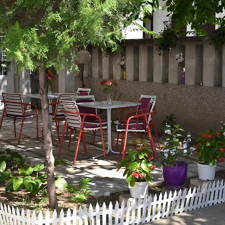 Get Inn Skopje Hostel Εξωτερικό φωτογραφία