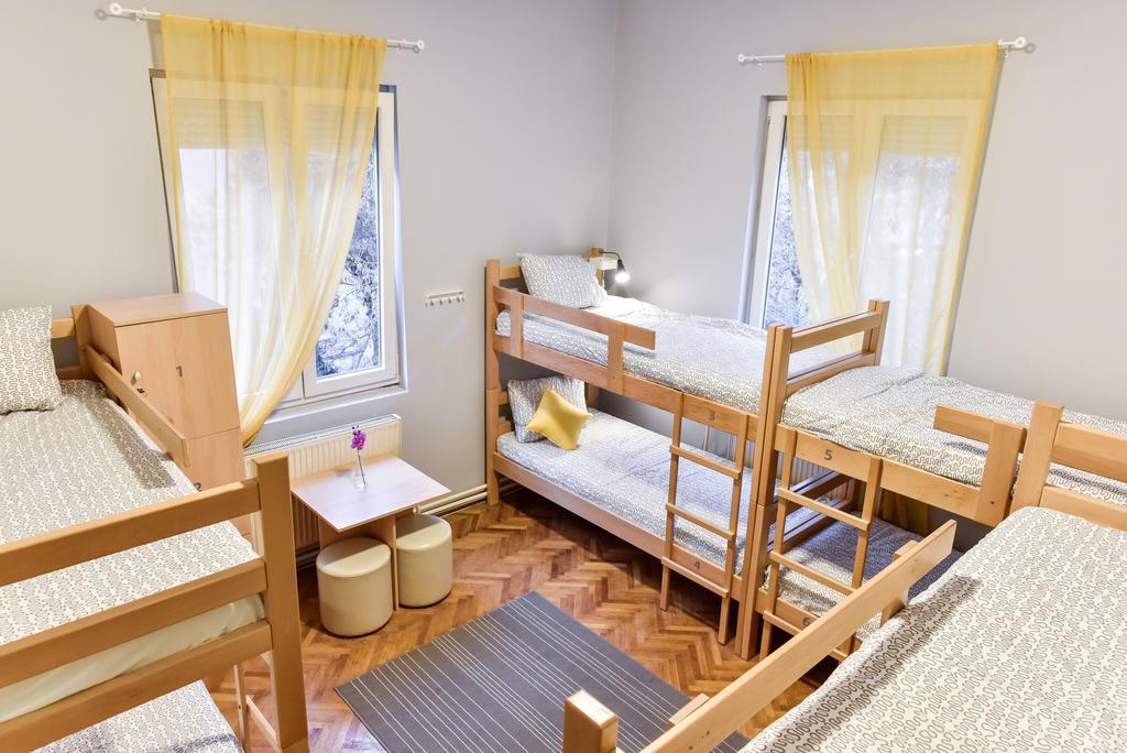 Get Inn Skopje Hostel Εξωτερικό φωτογραφία
