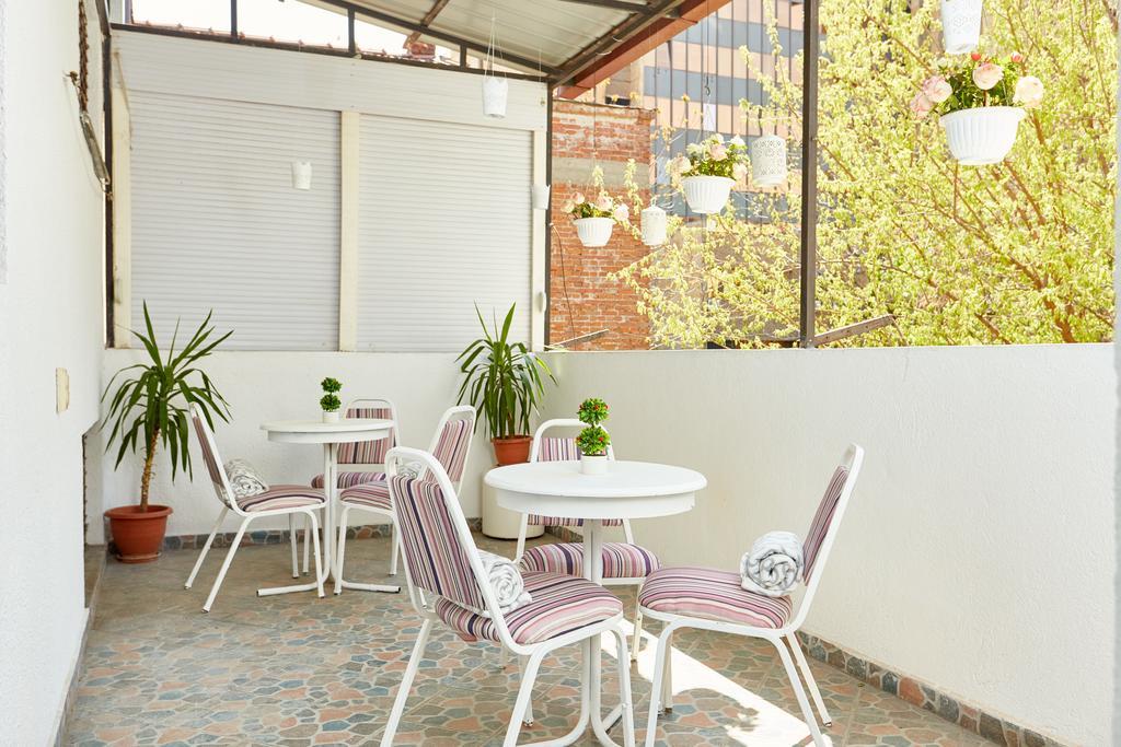 Get Inn Skopje Hostel Εξωτερικό φωτογραφία