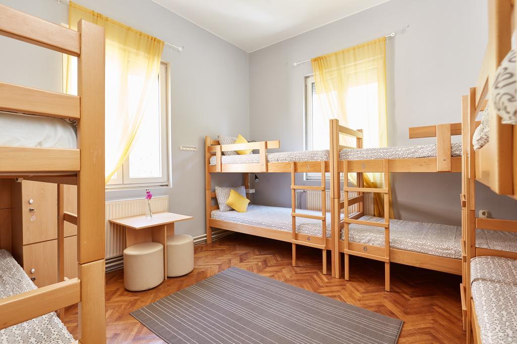 Get Inn Skopje Hostel Εξωτερικό φωτογραφία