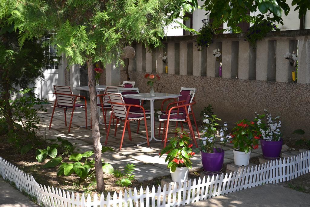 Get Inn Skopje Hostel Εξωτερικό φωτογραφία