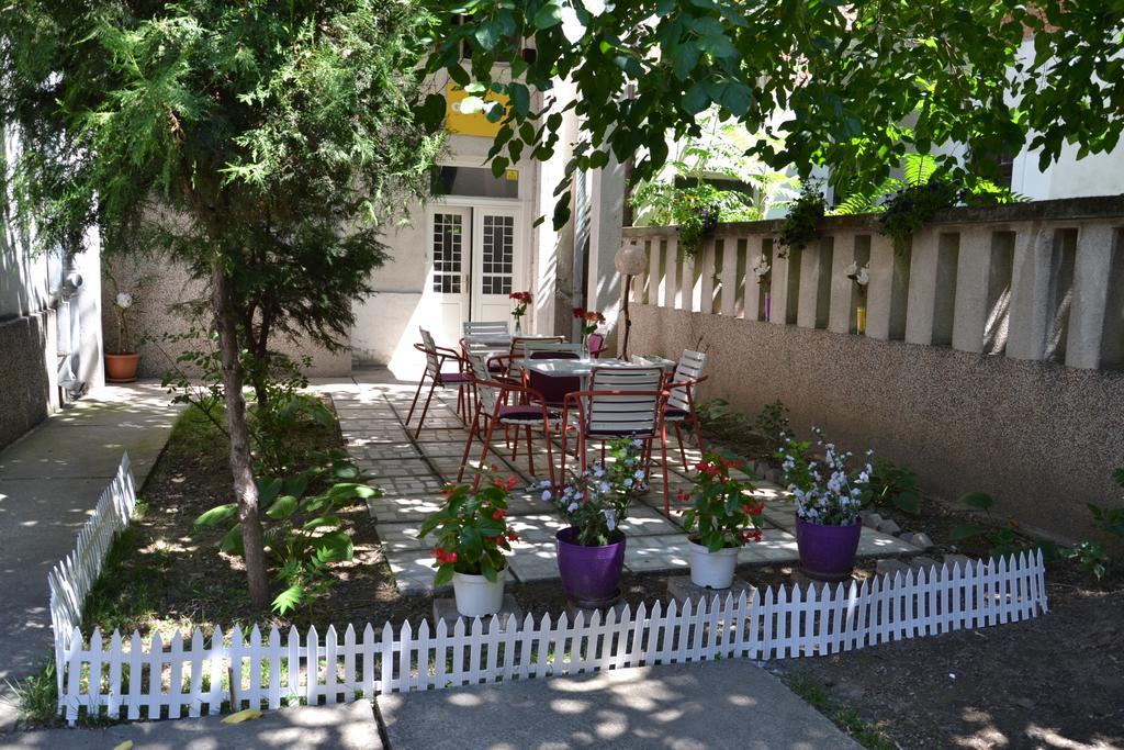 Get Inn Skopje Hostel Εξωτερικό φωτογραφία